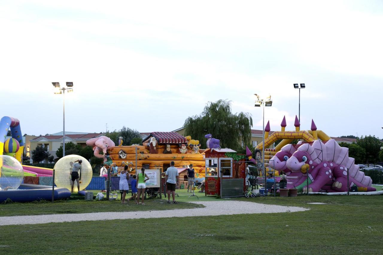 Pini Village Lido Altanea Caorle Exterior photo